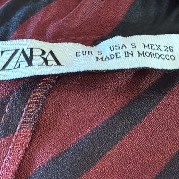 Zara Burgundy Satin Animal Print Midi Pencil Skirt Size Small - Picture 11 of 15